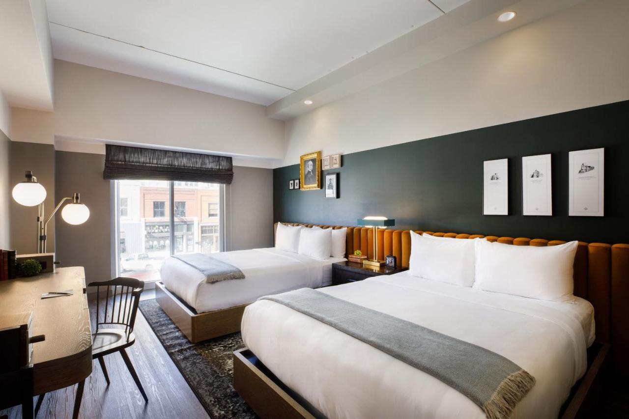 Cyrus Hotel, Topeka, A Tribute Portfolio Hotel Екстериор снимка