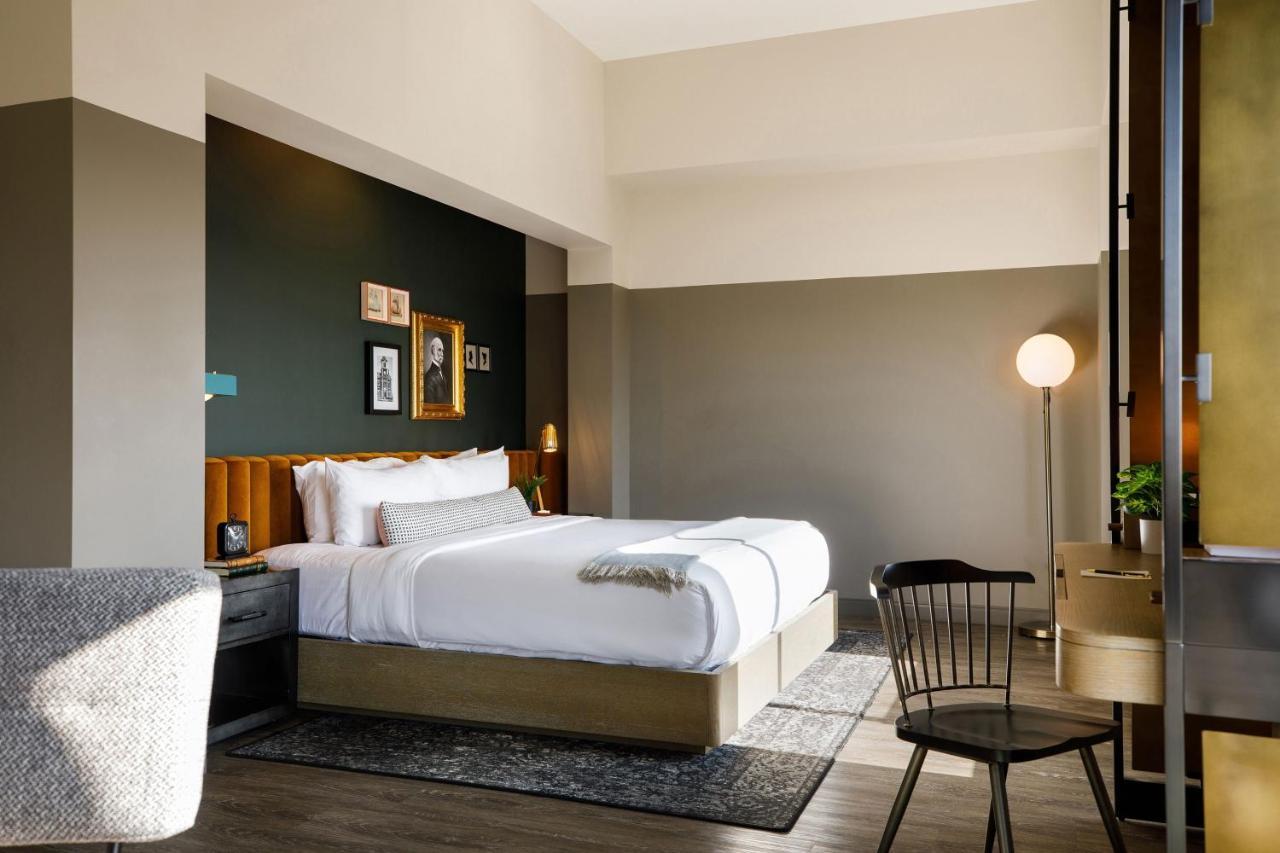 Cyrus Hotel, Topeka, A Tribute Portfolio Hotel Екстериор снимка