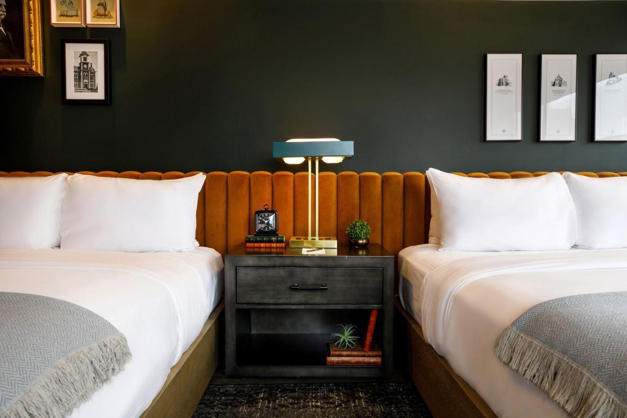 Cyrus Hotel, Topeka, A Tribute Portfolio Hotel Екстериор снимка
