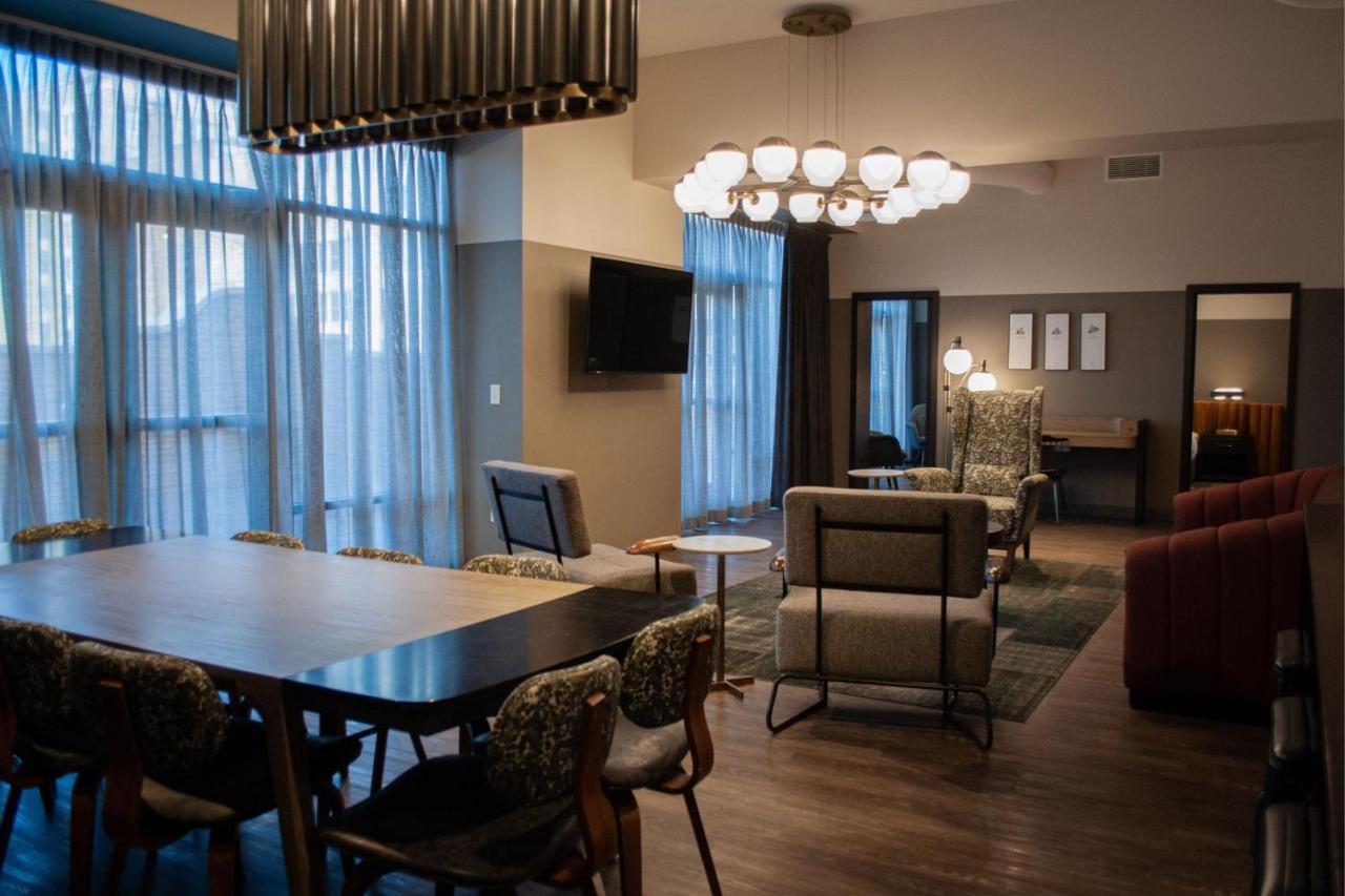Cyrus Hotel, Topeka, A Tribute Portfolio Hotel Екстериор снимка
