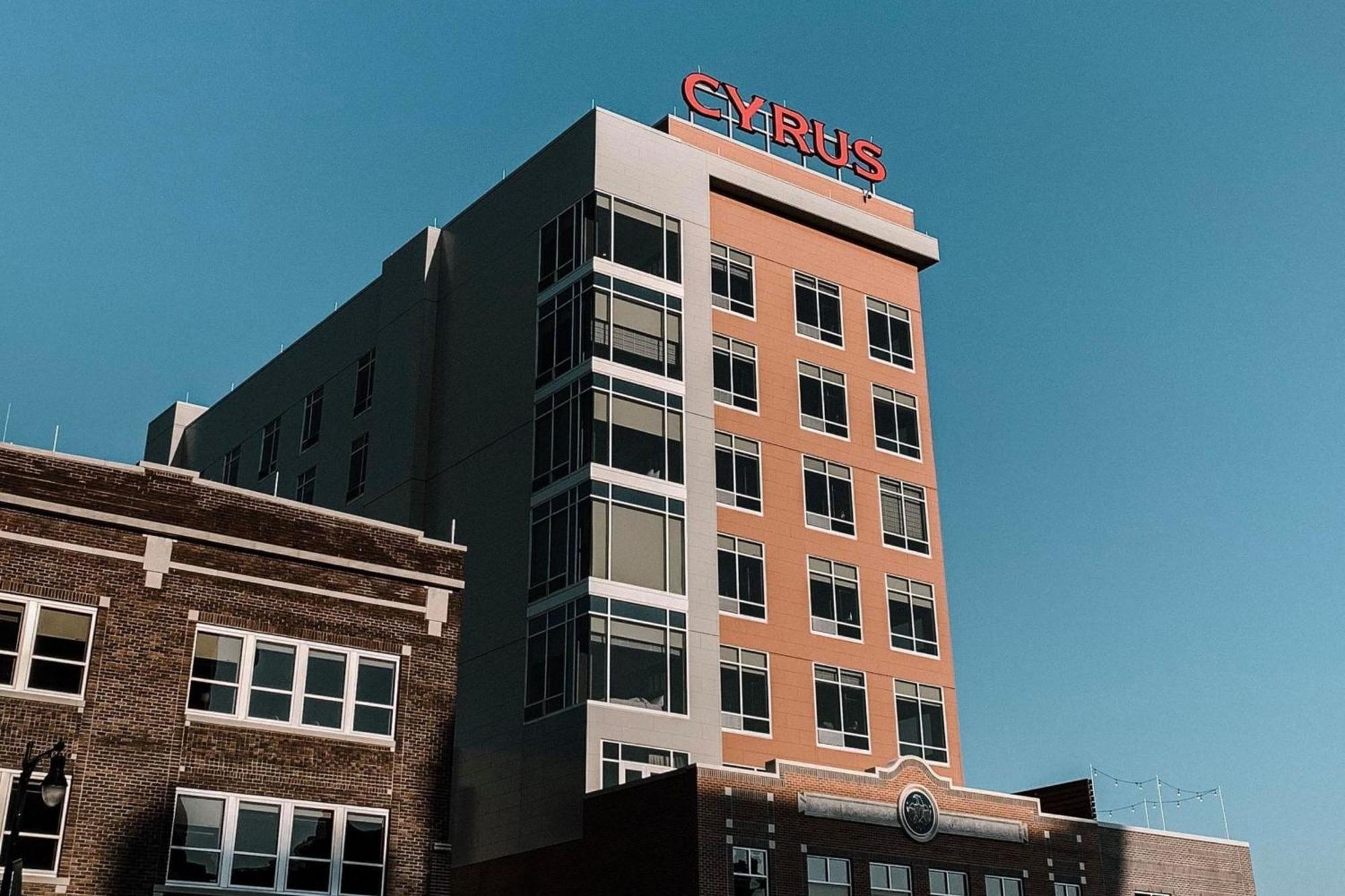 Cyrus Hotel, Topeka, A Tribute Portfolio Hotel Екстериор снимка