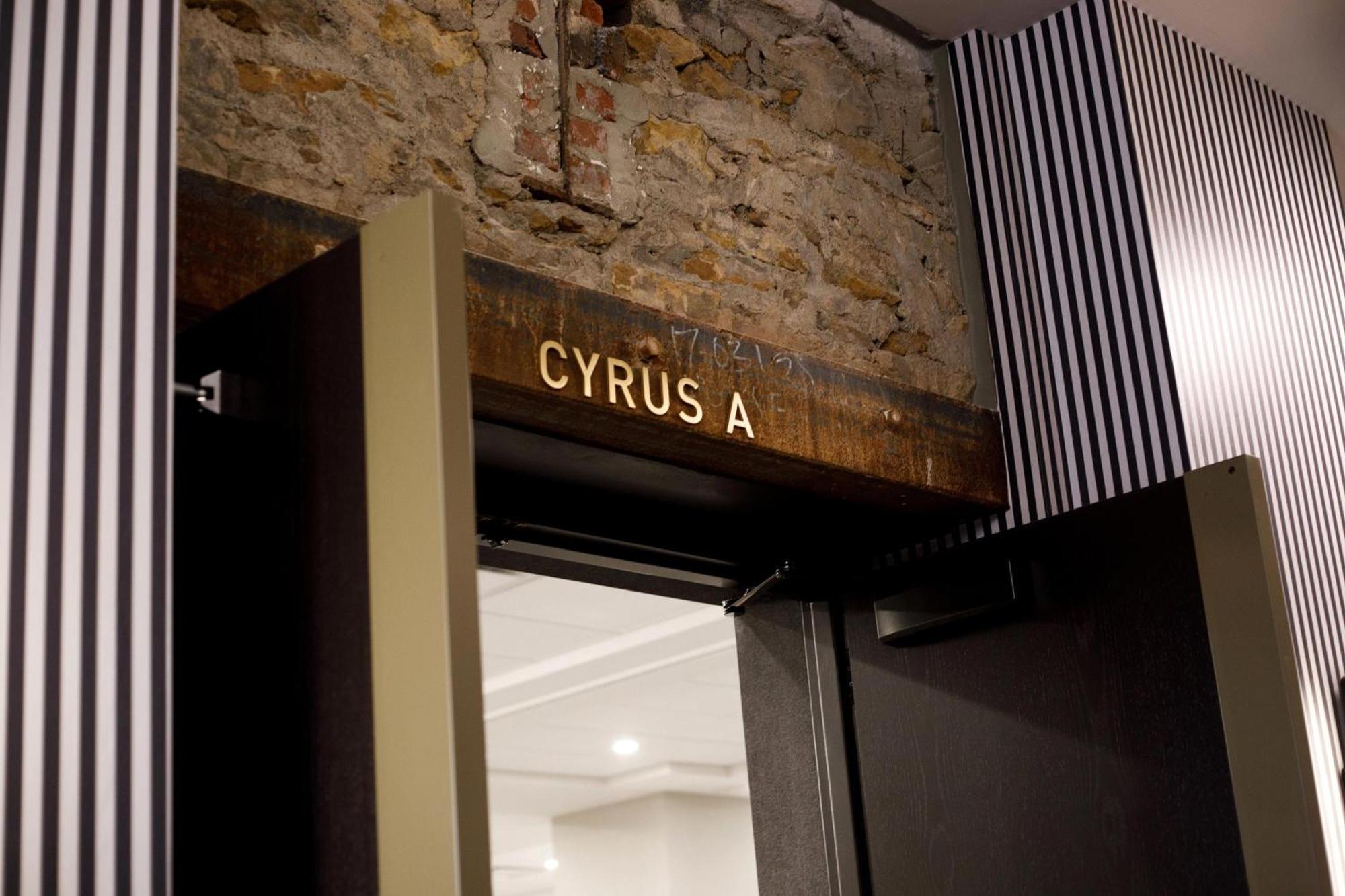 Cyrus Hotel, Topeka, A Tribute Portfolio Hotel Екстериор снимка