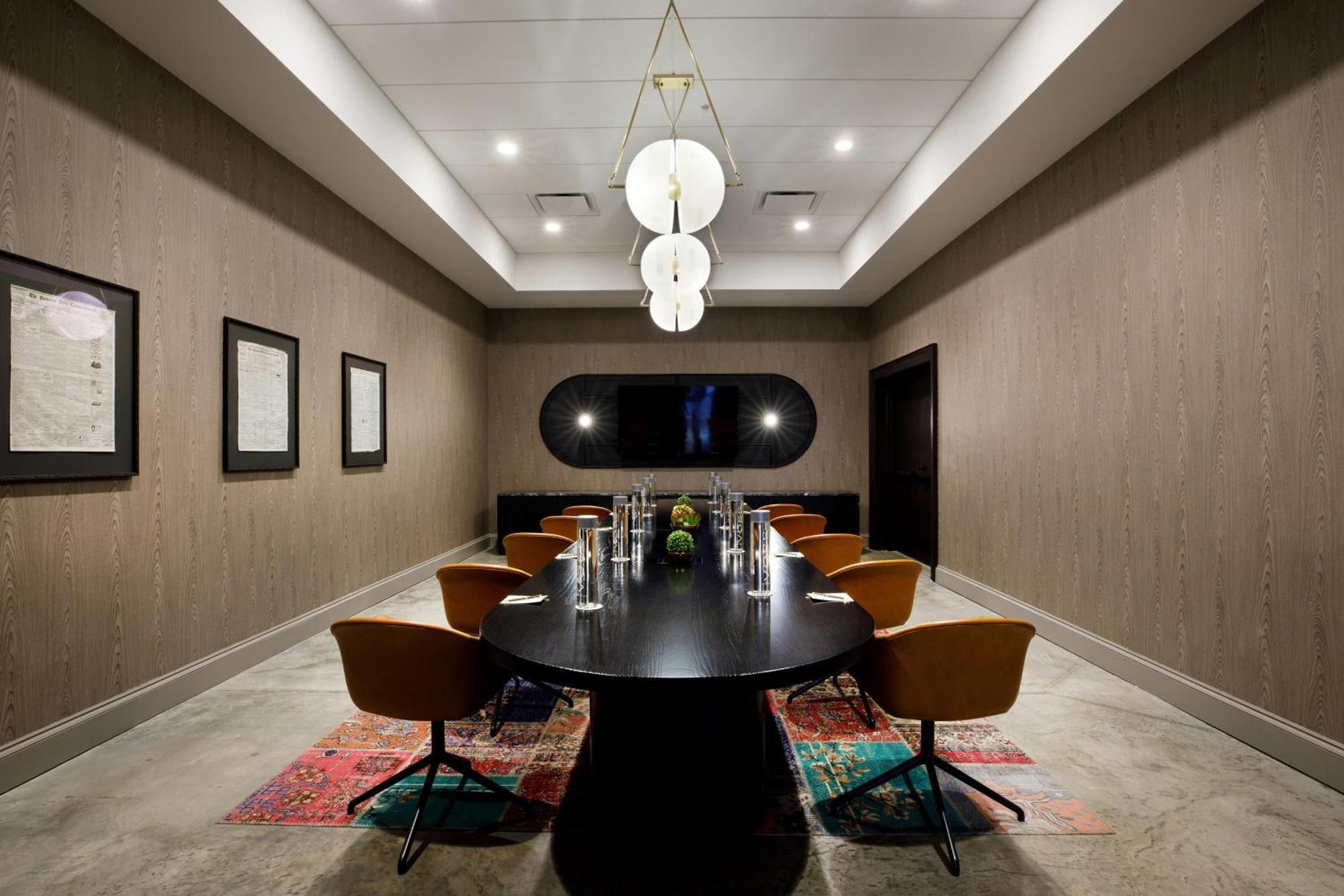 Cyrus Hotel, Topeka, A Tribute Portfolio Hotel Екстериор снимка
