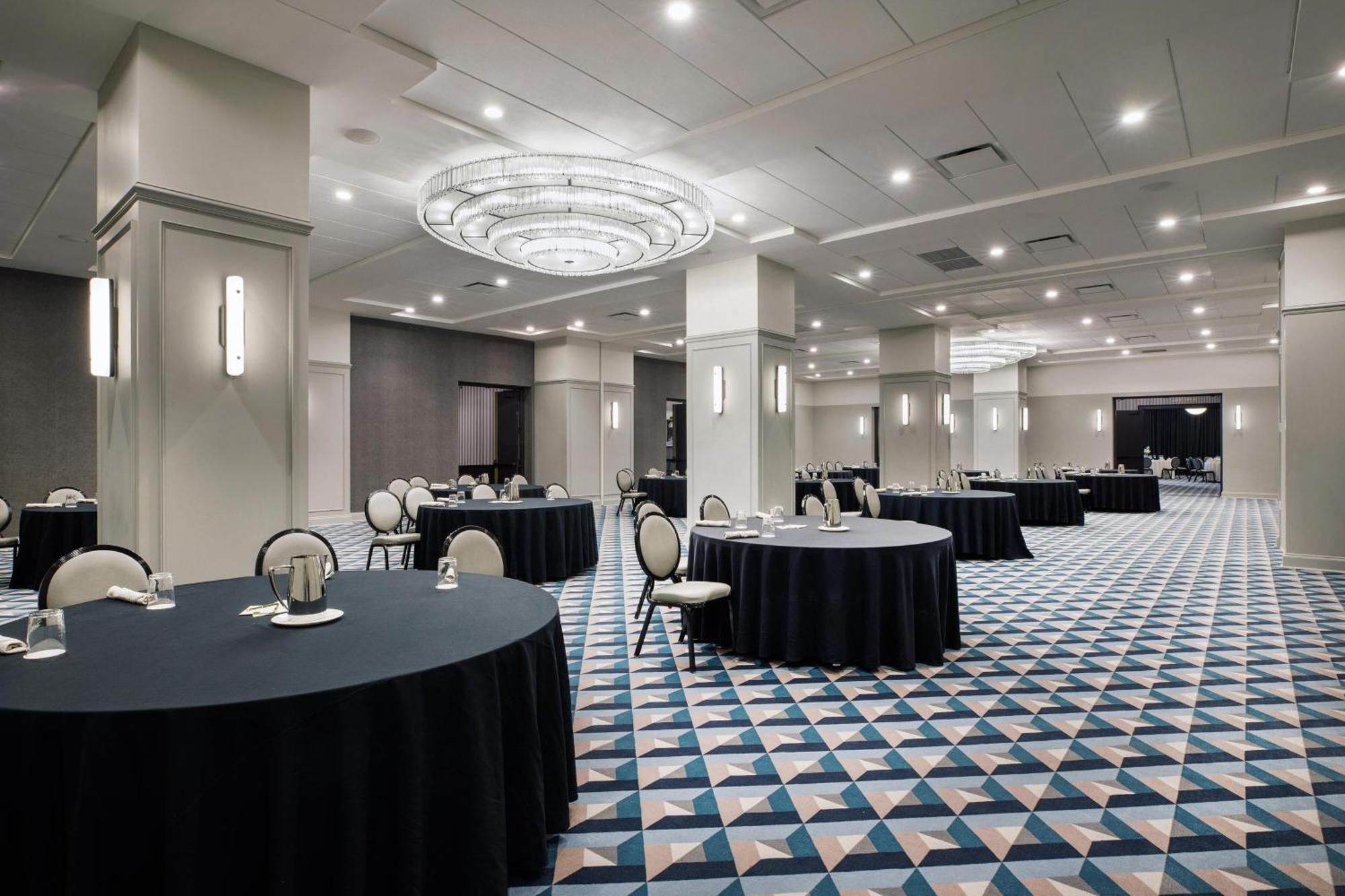 Cyrus Hotel, Topeka, A Tribute Portfolio Hotel Екстериор снимка