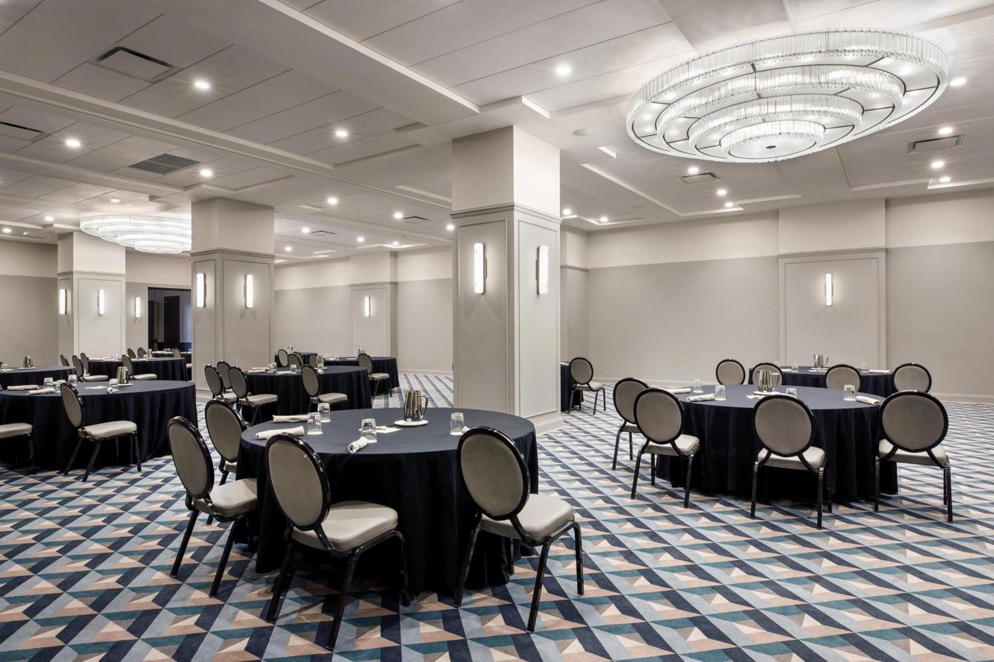 Cyrus Hotel, Topeka, A Tribute Portfolio Hotel Екстериор снимка