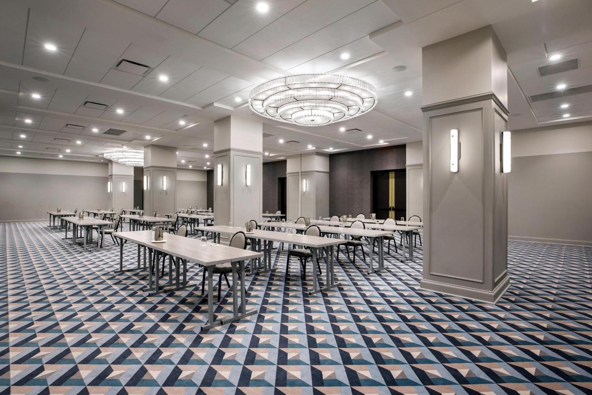 Cyrus Hotel, Topeka, A Tribute Portfolio Hotel Екстериор снимка